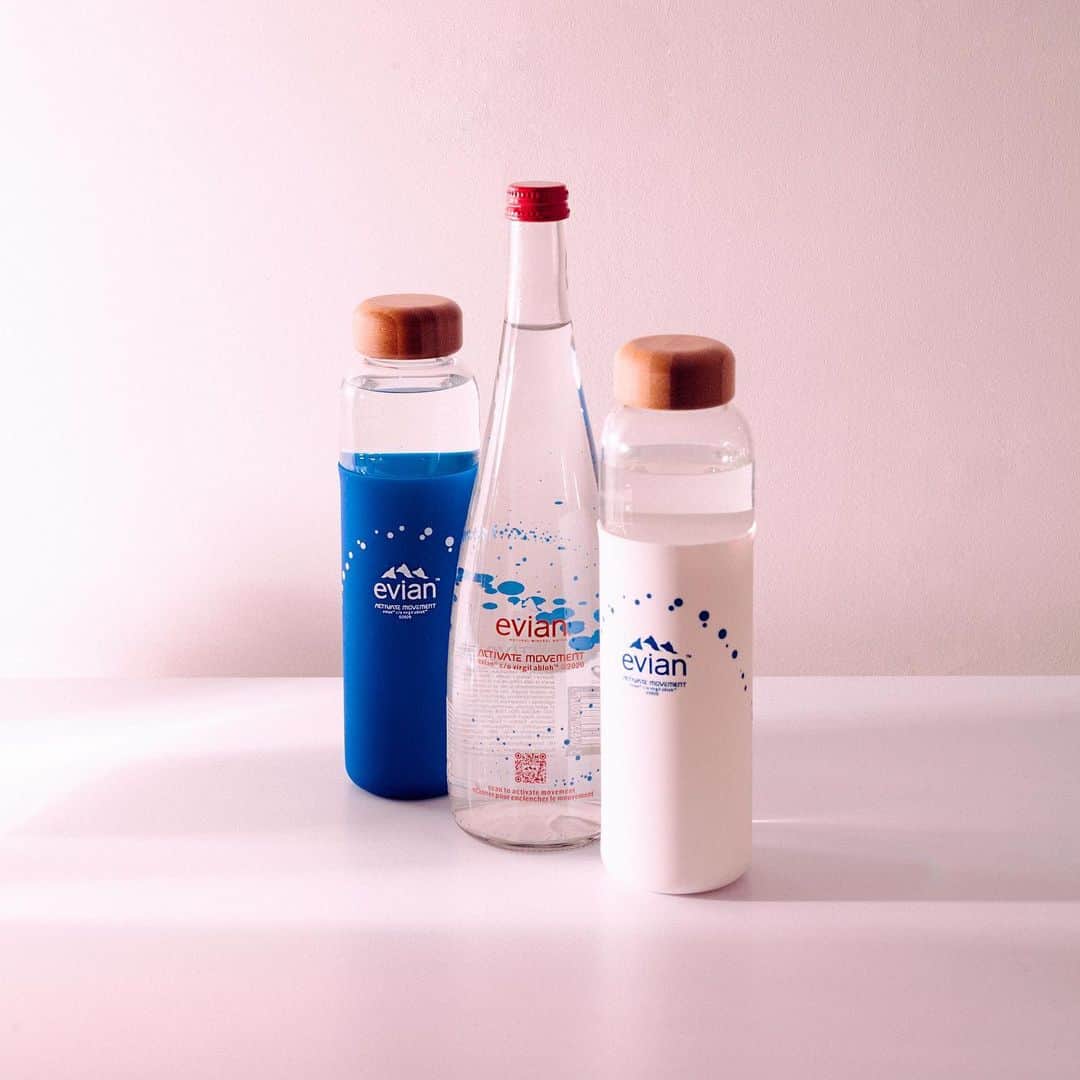 evianさんのインスタグラム写真 - (evianInstagram)「“One drop can create a movement.” Make sure to keep hydrated with our evian x @virgilabloh Limited Edition collection, Activate Movement. Get your hands on yours on evianchezvous.com 💦  📸 @lahauser   #evian #evianwater #evianxvirgilabloh #activatemovement #stayhydrated」7月3日 19時26分 - evianwater