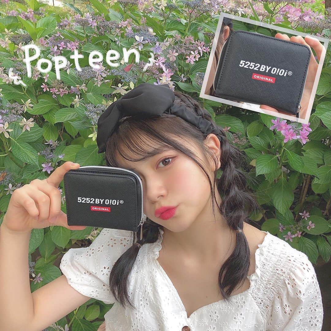 のインスタグラム：「． ． ばんくま🧸🎀 ． ． Popteen8月号の付録は、 5252 BY O!Oi さんのオリジナルロゴ入り二つ折り財布！！ 前の付録の財布をずっと愛用してたけど、 今月号の付録とバトンタッチかな！🖤 ． サイズも丁度よくて愛用確定です( ᵕᴗᵕ ) ． ． ． 今月号もアンケートよろしくお願いします！！ #まりくま夏の大逆転 🌞 でたくさんの報告待ってます( ᵕᴗᵕ ) ． ． レギュモ総選挙 : 7  好きなモデル : ㉖ 熊谷真里 (まりくま) ． 7/10(金)必着です！🔥 よろしくお願いします！！🥰 ． ． ． いつもいいね＆コメントありがとうございます🧸🎀 ． ． #まりくま #まりくま進化計画 #Popteen #手書き加工 #手書き #ljk #Popteen8月号 #付録 #財布 #oioi #リボン #instagood」