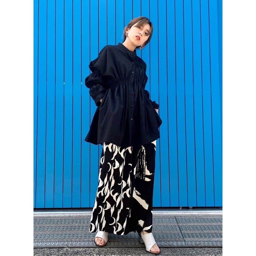 WEARさんのインスタグラム写真 - (WEARInstagram)「※応募期間は終了いたしました※ 📣終了まで残り3日📣 ﻿ ＼#シャツ好き集まれ／ 👚WEARセンバツ絶賛開催中👚﻿ ﻿ ＜Today's Pickup＞﻿ ﻿ NAME: OHARU by OUTRO SOL(WEAR ID: oharu610)﻿ ﻿ #WEAR #ootd #outfit #fashion #WEAR更新 #ZOZOTOWN #ZOZO #pickup #WEARセンバツ﻿ #シャツ好き集まれ #大人コーデ #モノトーン #ワイドパンツ #モノトーンコーデ #シャツ #ブラック #モード #OUTROSOL #OSMOSIS」7月3日 19時42分 - wear_official