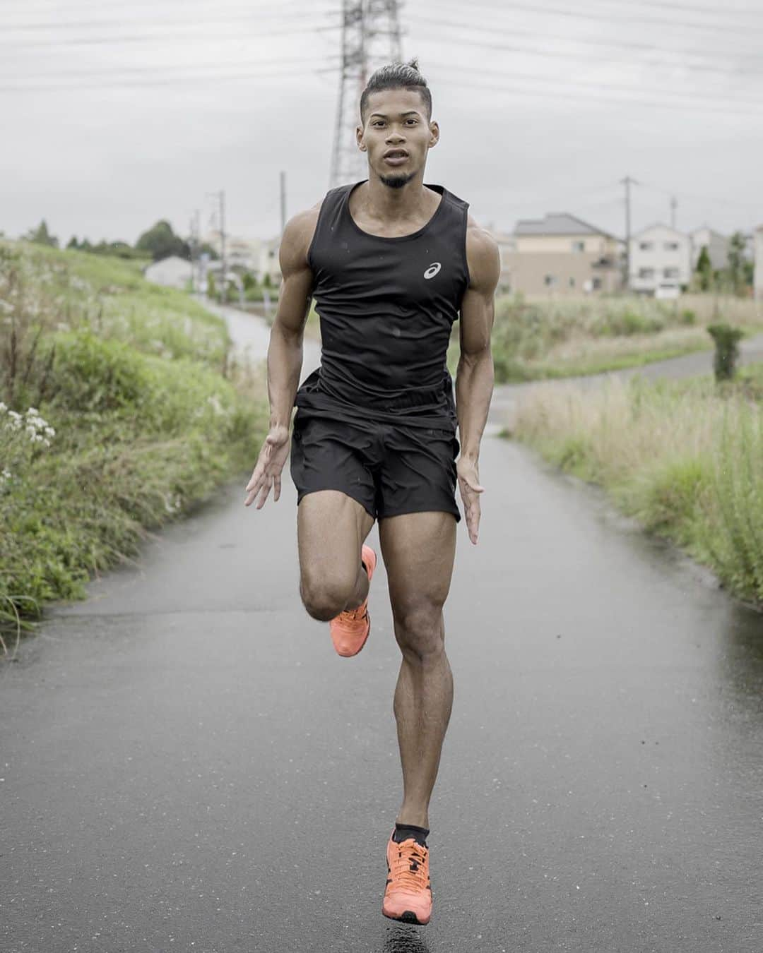 ウォルシュ・ジュリアンさんのインスタグラム写真 - (ウォルシュ・ジュリアンInstagram)「アメニモマケズ。  #asics#redbull#trackandfield#training#workout#running#陸上#トレーニング#ワークアウト#筋トレ」7月3日 19時35分 - jrumm1