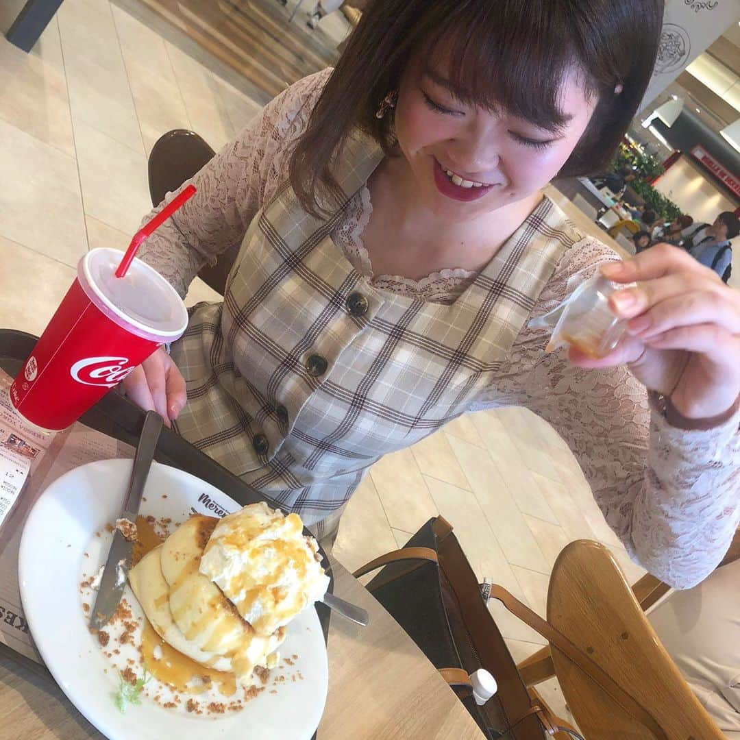 山岸楓さんのインスタグラム写真 - (山岸楓Instagram)「食べるの好き♡ #グラドル #グラビアアイドル #グラビア」7月3日 19時56分 - 01nkae_____eden07