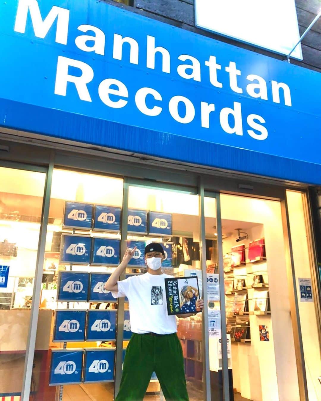 ZEN-LA-ROCKのインスタグラム：「🟦本日🟦 無事リリース出来ました‼️ 『Nuthin’ But A Z Thang』 是非皆様のサブスクで聴いてください📱マンハッタンレコードも40周年かーー！！！！！おめです🥺 さて、遂に明日は20時からFNCYのONLINEワンマンです🔥 色々な仕込みしてますので是非観てくださいませっっっ 詳細は→ @fncy_official で！！！ y/e/p!!! . . . #zenlarock #manhattanrecords #沖真秀 #nemes #渡海さん #fncy #fncy0704」
