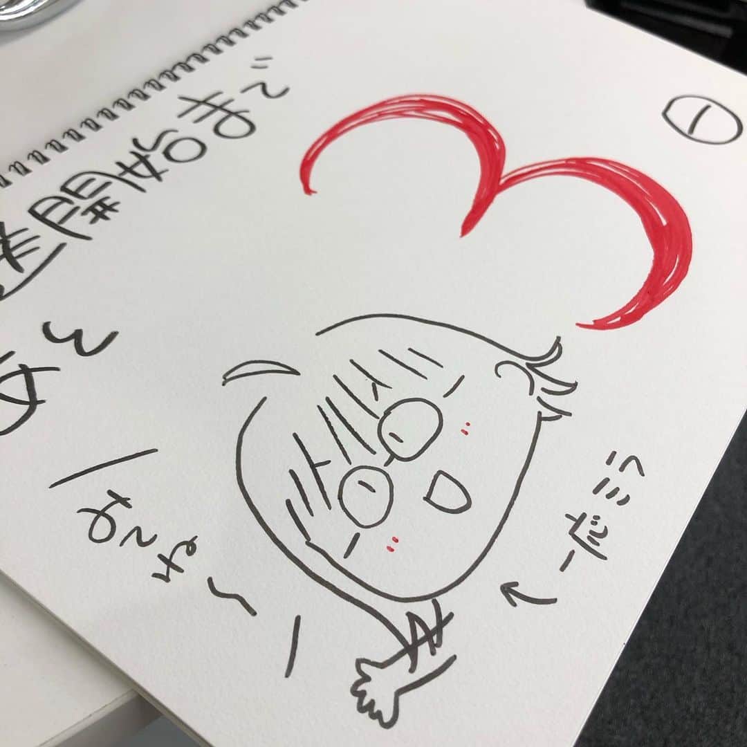 大橋彩香さんのインスタグラム写真 - (大橋彩香Instagram)「大橋さんの手書きのミラが可愛かったので載せておきます！日本でのTVアニメ放送まであと少し！サインを書いてる大橋さんも📸(スタッフ) #goh #goh_anime #大橋彩香 #seiyu」7月3日 19時58分 - ayaka_ohashi