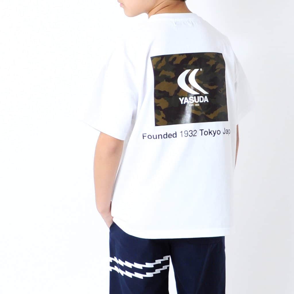 GLAZOSのインスタグラム：「. コラボレーションアイテム GLAZOS × YASUDA . 日本発の純国産サッカースパイクメーカー 《YASUDA》とGLAZOSの コラボアイテム 好評発売中です◎ . サッカー好きはもちろん、 さらりとした生地で スポーツをする際にオススメの 機能的なアイテムです🏃‍♂️ . 詳細はサイトをチェック◎ . #yasuda #glazos #boy #soccer #サッカー #スパイク #sports #ヤスダ #コラボ #コラボレーション #別注アイテム #接触冷感 #リフレクター #halfpants #tshirts」