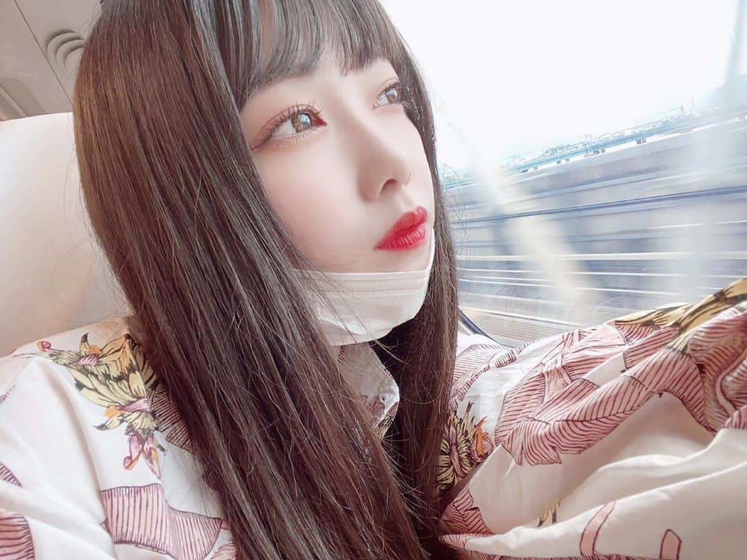  小浜桃奈さんのインスタグラム写真 - ( 小浜桃奈Instagram)「☁*° 今年の夏は凄いらしいよ🤫 沢山の凄い大人の方々の力をお借りして最高に楽しい夏を作りますお楽しみに💖」7月3日 20時29分 - momona_kohama