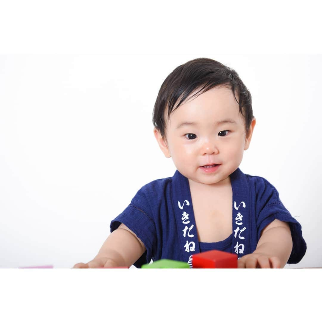 Photo Studio178さんのインスタグラム写真 - (Photo Studio178Instagram)「⁣ スタジオに⁣ いきな1歳赤ちゃん登場👶⁣ ﻿⁣⁣ ⁣ ﻿ ✽.｡.:*・ ✽.｡.:* ・ ﻿﻿﻿⁣⁣ ﻿﻿⁣⁣ 季節ならではの🎆⁣ 甚平撮影も人気です🎐⁣ https://17hachi.com﻿﻿﻿⁣⁣ ﻿﻿﻿⁣⁣ #赤ちゃん #1歳男の子﻿⁣⁣ #1歳誕生日 #誕生日﻿⁣⁣ #birthday #happybirthday﻿⁣⁣ #子供の日常をもっと写真に﻿﻿⁣⁣ #family #撮影 #成長記録﻿﻿﻿⁣⁣ #tv_kidz ﻿#birthdayphoto﻿﻿⁣⁣ ﻿﻿⁣⁣ #子ども写真﻿﻿⁣⁣ #キッズファッション #kidsfashion﻿﻿⁣⁣ #ig_kids #instakids ﻿⁣⁣ #キッズフォト﻿﻿⁣⁣ #コドモノ #コズレ﻿﻿⁣⁣ #mamanoko #コドモダカラ﻿﻿﻿⁣⁣ #甚平⁣ ﻿﻿﻿⁣⁣ #記念撮影 #家族写真﻿﻿﻿⁣⁣ #月島 #勝どき #豊洲 ⁣⁣ #江東区 ﻿﻿﻿#中央区﻿」7月3日 20時43分 - photo_studio_178