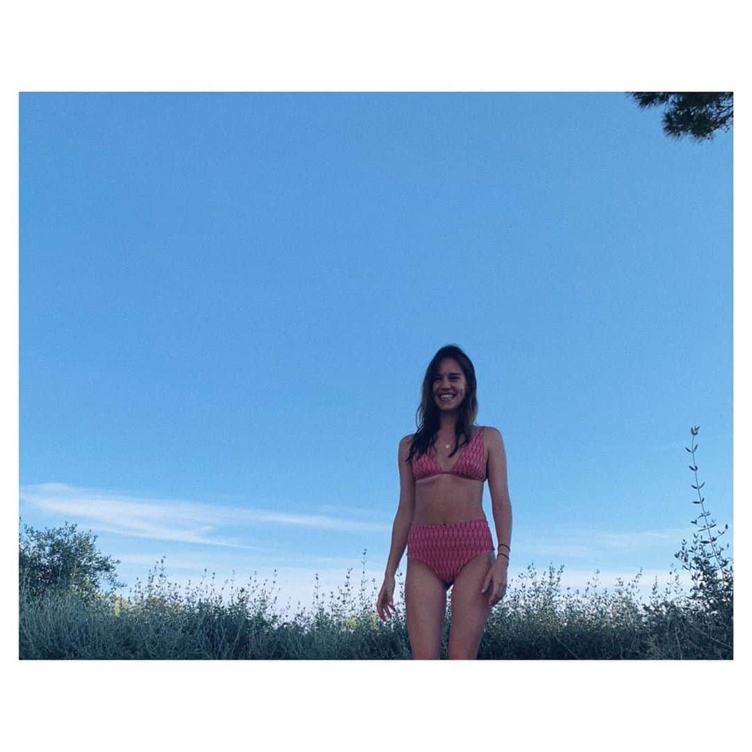マチルダ・ルッツのインスタグラム：「Earth is a beautiful place. Cherish every moment .」