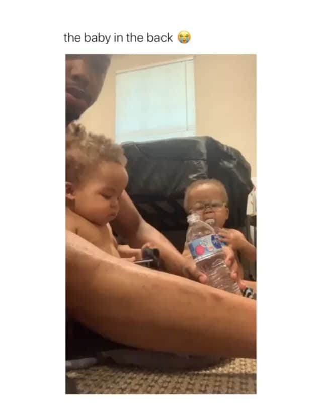 Funny Postsのインスタグラム：「••••••••••• 😂 The kid in glasses hit the "UHHH" at the right time 💬 Video by: @terence.n.harrison 🎥 Double tap for more videos!」