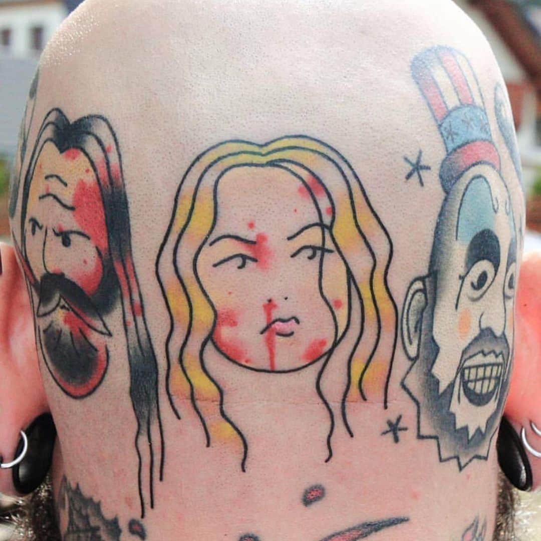 ロブ・ゾンビのインスタグラム：「Some groovy new Corpses/Rejects tattoos on scene. Great work by all the artists! #robzombie #sherimoonzombie #houseof1000corpses #thedevilsrejects #3fromhell #fishboy #drsatan #captainspaulding」