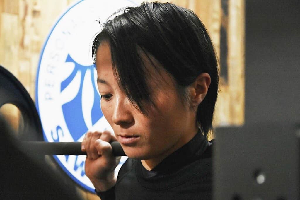 のインスタグラム：「.﻿ <INTERVIEW🎤>﻿ 2009年に発足された女子プロ野球リーグに﻿ 加入2019年10月に退団するまでの約7年間を﻿ 女子リーグの中で駆け抜けてきた﻿ 埼玉西武ライオンズレディース﻿ の初代メンバーの山崎まりさん🦁⚾️﻿ (@mariyamazaki7 )﻿ ﻿ ﻿ 日本の女子プロ野球は﻿ 世界ランク1位であるが﻿ 競技環境が整っていなく﻿ できる環境も少ないそう😣﻿ ﻿ 山崎さん🗣﻿ どうしても、注目度が低いことは﻿ 事実としてあって。﻿ ただ、私たちが考えていかなくては﻿ いけないのは、女子野球界のこれからのこと🙋‍♀️﻿ キッズの女の子たちが﻿ プロとして野球を﻿ 続けられるような環境を作って﻿ あげることなんですよね❣️﻿ そのためにまずは何ができるか。﻿ たとえそれが険しい道のりだとしても﻿ 希望的観測を捨てずに動くことが﻿ 大事だと考えています‼️﻿ ﻿ @b_and_official 記事より﻿ ﻿ ﻿ ﻿ #b_and_mag﻿ #山崎まり さん﻿」