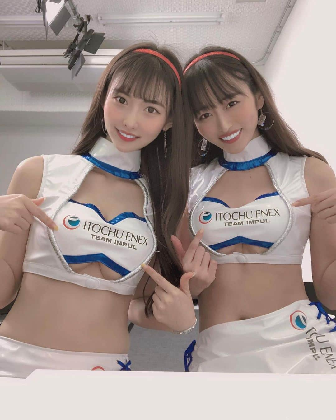 あのんさんのインスタグラム写真 - (あのんInstagram)「ITOCHU ENEX IMPUL LADY の夏コスチュームです💙セクシーさとカチューシャの可愛さのよりどみどりです😘 みんなどうおもう？？🥰  ・  ・   #レースクイーン #写真好きな人と繋がりたい #セクシー #photo #コンパニオン #アイドル #cosplaygirl #cosplay #fff #l4l #互粉 #互赞 #좋아요 #할로윈  #얼짱 #いいね返し #いいね #フォロー返します #サーキット #おっぱい」7月3日 21時11分 - anon_551