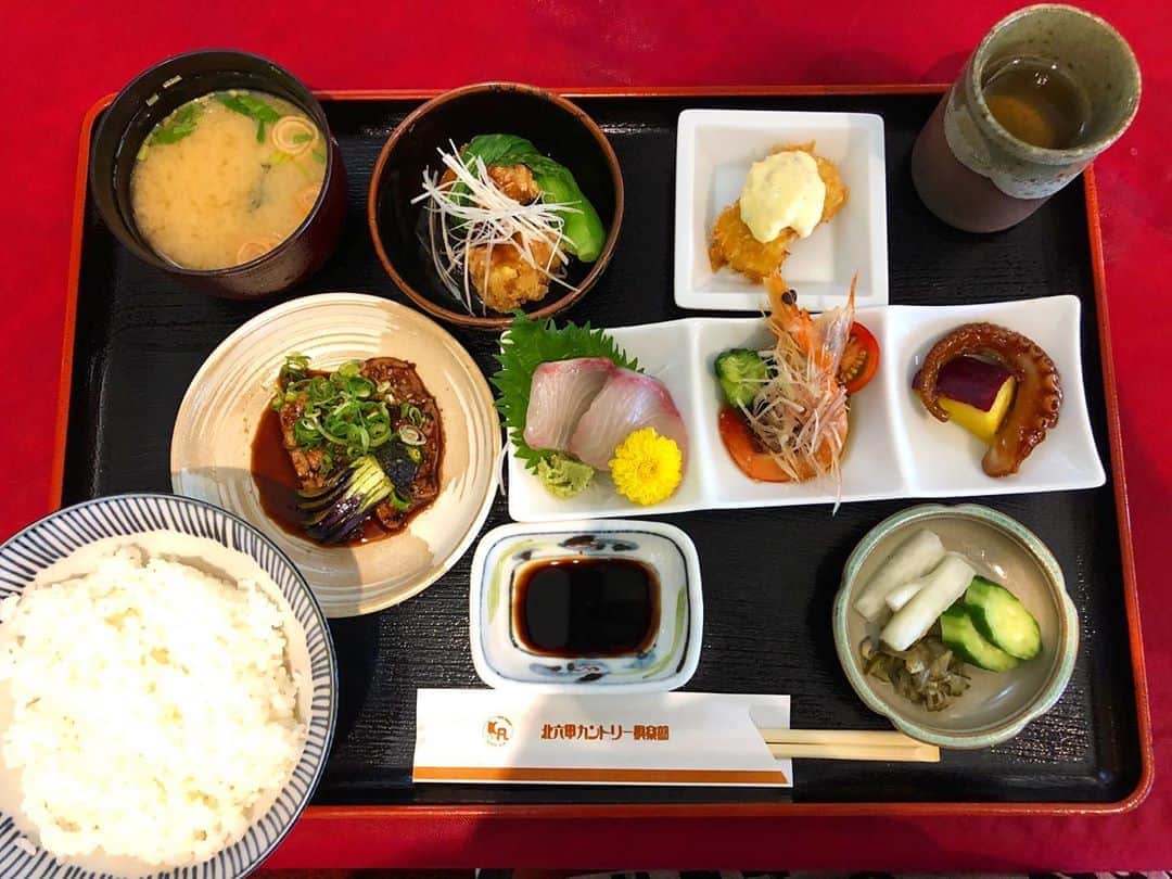 植手桃子のグルメインスタ