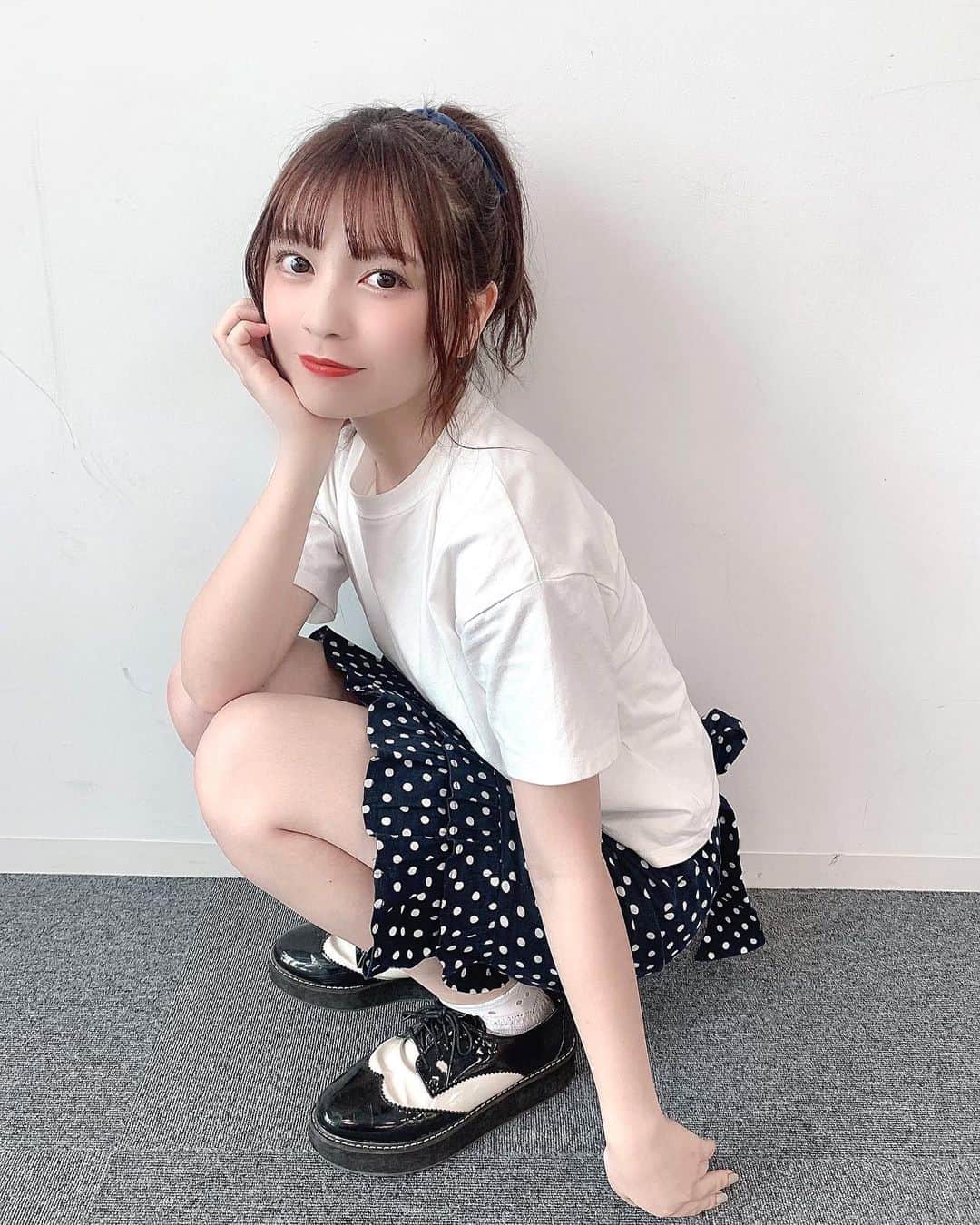 のインスタグラム：「撮影でかわいくしてもらった！🐇🍰 ﻿ ﻿ ﻿ #ななせのふく#ポニテ#ヘアアレンジ#ゆる巻き#ニュアンス巻き#ポニーテールアレンジ#リボンアレンジ」
