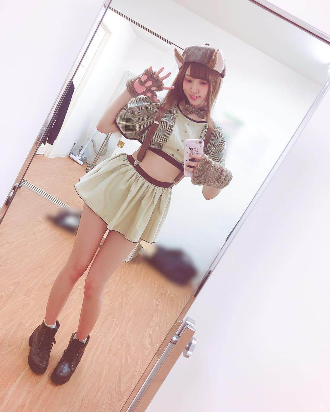 紗雪のインスタグラム：「. . にゃんこ探偵🐱🤎🔎 . . . #コスプレ#コスプレイヤー#撮影会モデル#脚が本体の人#脚フェチ#美脚#にゃんこ探偵#M企画#cosplay#cosplayer#cosplaygirl#japanesegirl#fashion#cute#japanesefashion#girl#内衣#性感內衣#性感#🐈#❤️」