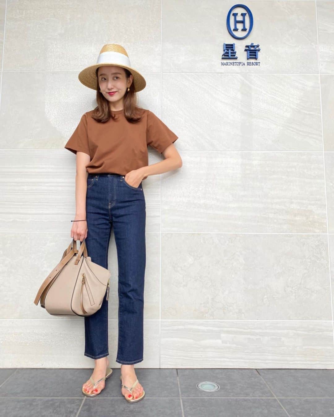 のインスタグラム：「. . サプライズ旅行は ずっと前から行ってみたいと言っていた 星音に連れて行ってくれました🥺 . . なによりちらっと言っていた事を 覚えてくれていた事が嬉しい😢💕 . . 星音はゆっくり出来て とにかく素敵なお宿でした😌❤️ . . ありがとう👨🏻‍🦱💕 . . #この日のテーマは平井大 👒 っぽくない？？☺️笑笑 . . #星音 #ほしおと #天橋立　 #手にゴムつけがち」