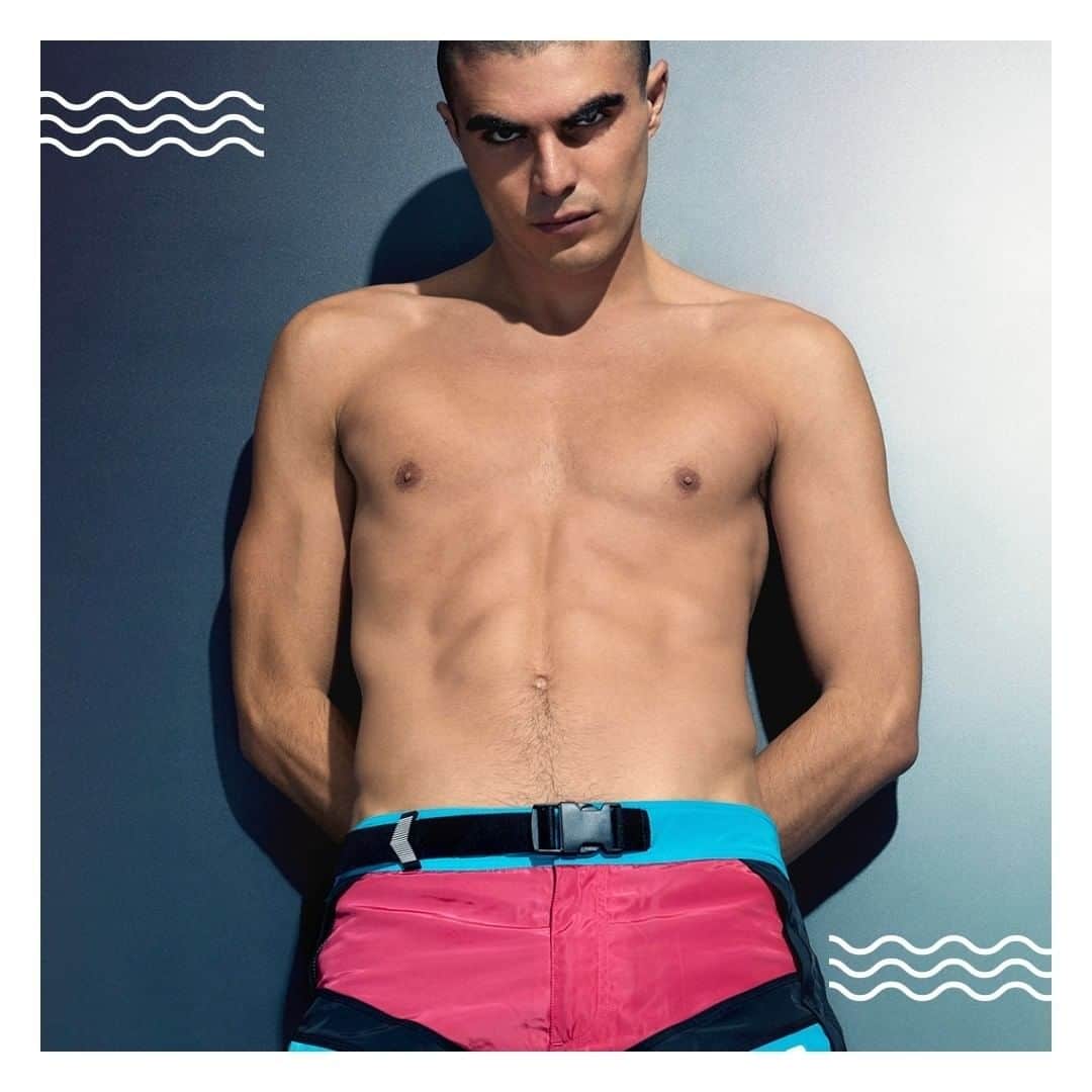 ディーゼルのインスタグラム：「Beach vibing and styling. Get yourself a #DieselXSeaDoo collection that can do both.  #Diesel #ForSuccessfulLiving」