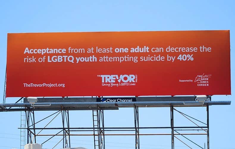 ジェームズ・コーデンのインスタグラム：「Honoured to hand our Late Late Show billboard over to The Trevor Project. An incredible organization that are helping so many young people every day -j x」