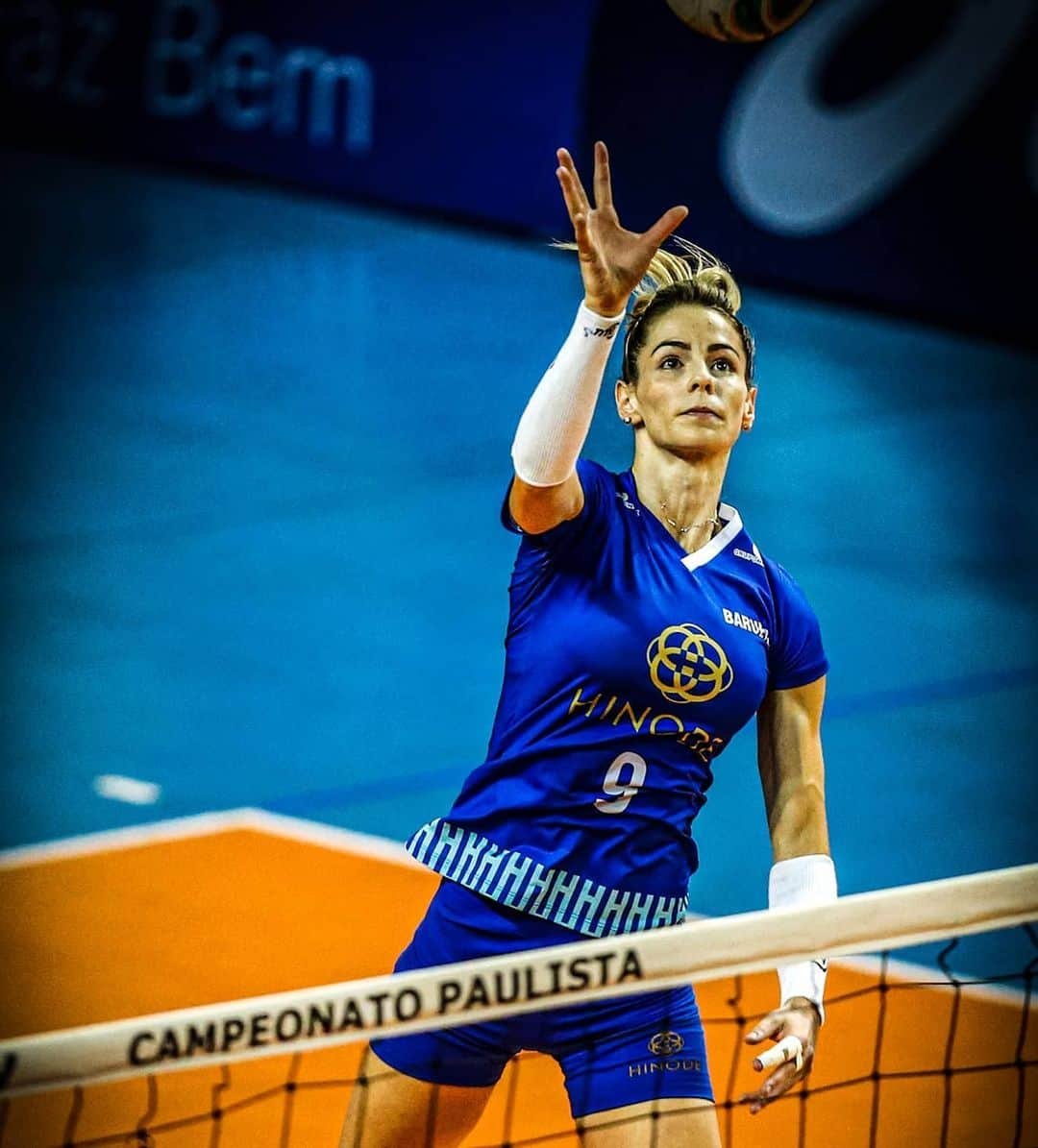 SuelleOliveiraさんのインスタグラム写真 - (SuelleOliveiraInstagram)「Onde você foca, expande! . . . Créditos: @gasparnobrega . .  #voleibol #foco #saudade」7月3日 22時20分 - suelleoliveira