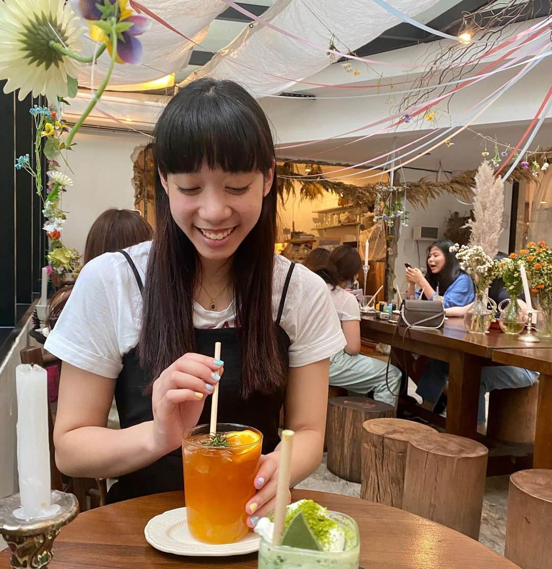 シータ・ラムサムさんのインスタグラム写真 - (シータ・ラムサムInstagram)「🍹café-hopping date with @bellevorada 💕 luv u 😘」7月3日 22時13分 - palmipalmtrees