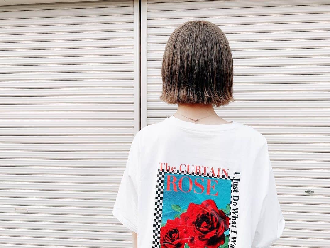 桑名利瑠のインスタグラム：「. . . 夏は、Tシャツが何枚あっても良いよね♡ . . . #fashion #summer #code #makeup #make #l4l #followforfollowback #followｍe #selfie #selca #outfit #outfitoftheday #tシャツ #photooftheday #photo #ショートボブ #ハイトーンショート #グレージュ #도쿄 #아이돌 #모델 #패션 #화장품 #미용 #プチプラ #アイドル #style #me」