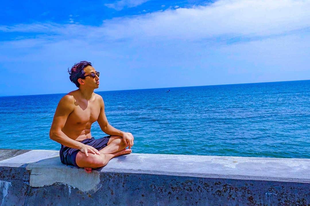 のインスタグラム：「🏝🕶 . . プールでの練習も始まり 水球の辛さを痛感しているこの頃🥵 . 今まで出来ていたことができなくなって 改めて 継続は大切って感じてる。 . MUPのアウトプットが追いついていないからやる。 水球もやる。 継続する大切さは、自分が一番わかってるはず。 頑張ろう！！ . #mup #継続が大事 #アウトプット #mupうさぎクラス #水球」