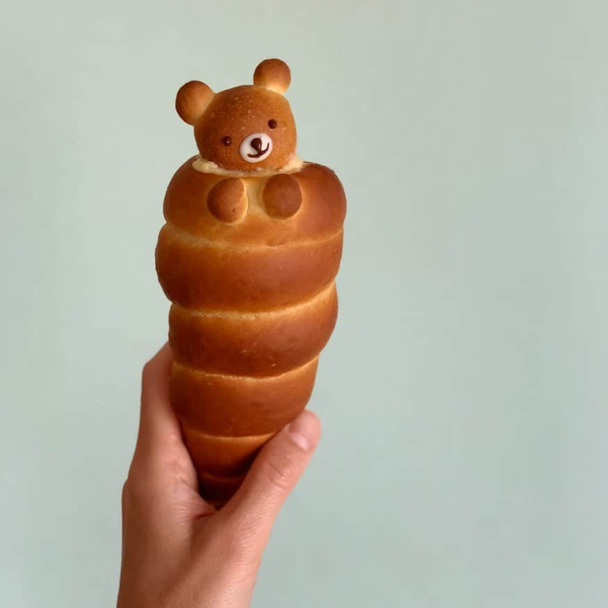 Ranさんのインスタグラム写真 - (RanInstagram)「. . . #konelのくまパン . . くまちゃんコロネ♩ . . . . Cream bread 🐻🧡 . . . . #bread #sweet #bear #kawaiifood #kawaii #japanesefood #artwork #breadworks #creambread #yummy #cake #breadart #sweets #cake #手作りパン #手作りお菓子 #手作りおやつ #コロネ #チョココロネ #クリームコロネ #クリームパン #コルネ #キャラパン #キャラフード #手作りケーキ #くまパン #くま好き #パン教室 #konel」7月3日 22時27分 - konel_bread