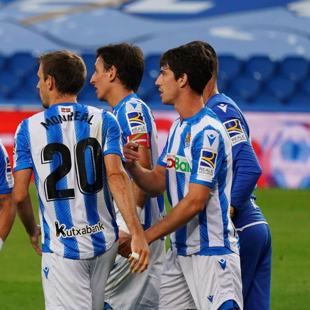 レアル・ソシエダさんのインスタグラム写真 - (レアル・ソシエダInstagram)「🔜 Hurrengo erronka 🆚 Levante UD 🏟 La Nucía 🗓 Astelehena ⏰ 19:30 🆙 AURRERA REALA!!! . #RealSociedadLevante #AurreraReala #RealSociedad #Football #LaLiga」7月3日 22時30分 - realsociedad