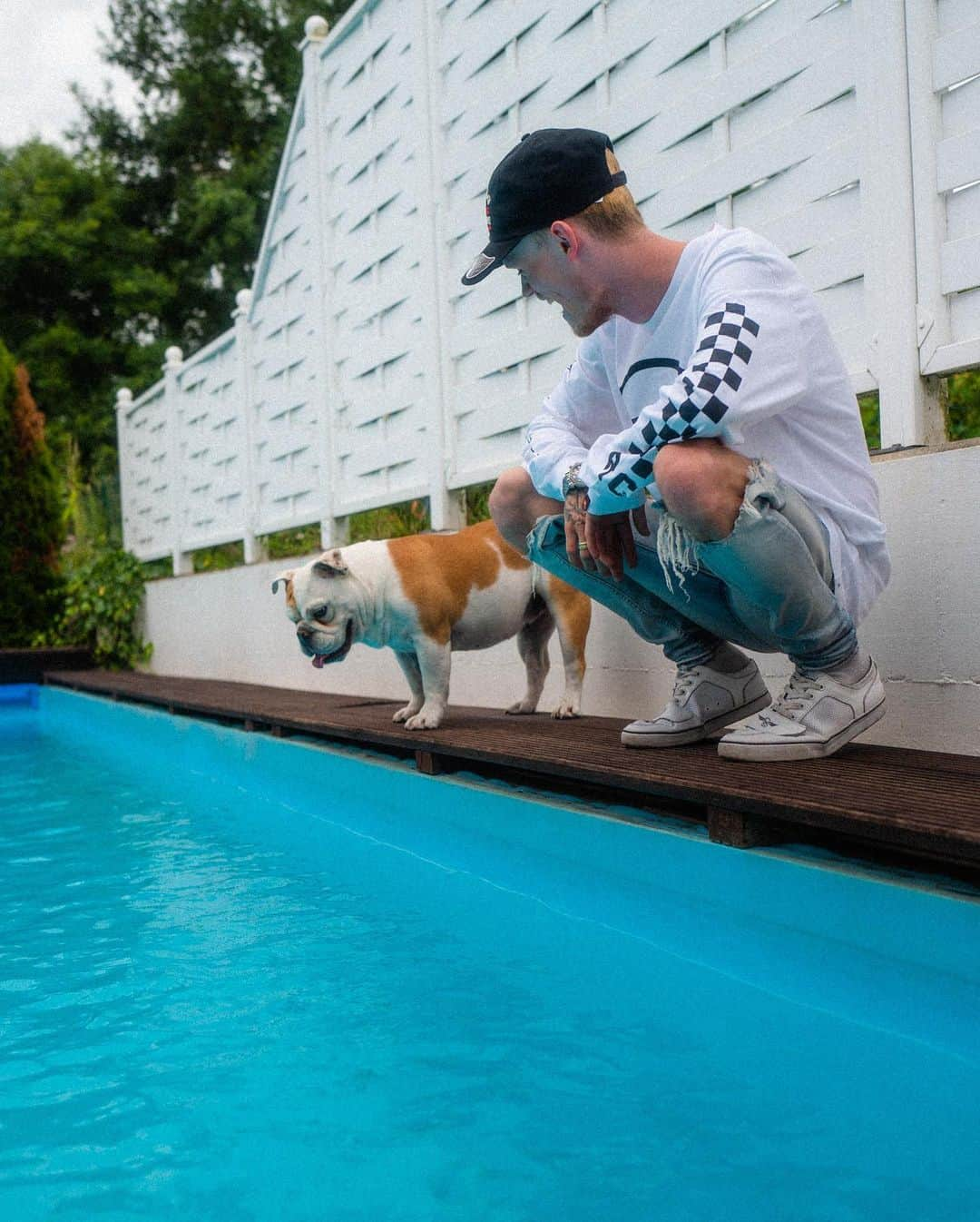 Bars and Melodyさんのインスタグラム写真 - (Bars and MelodyInstagram)「Chillin’ by the pool with mah boi」7月3日 22時33分 - barsandmelody