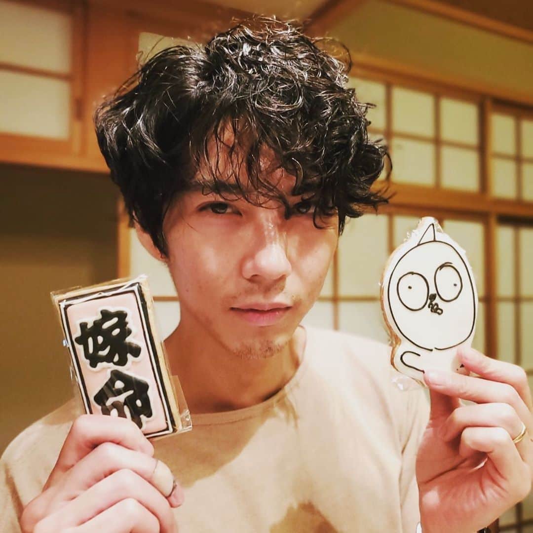 賀来賢人さんのインスタグラム写真 - (賀来賢人Instagram)「31歳になりました。 皆様ありがとうございます。 良い年になりますように。」7月3日 22時42分 - kento_kaku