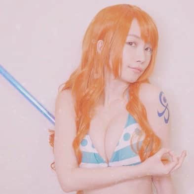 さくまみおのインスタグラム：「7月3日！ナミさんお誕生日おめでとうございまーーーす🍊🍊🍊 . . このコスプレから私のチャンネルは始まったんだなぁ…こんなに観ていただけるとは思わなかった😢 いつもありがとうございます🙇🏻‍♀️✨ . . #ナミ誕生祭2020#ナミ生誕祭#ナミさん誕生日おめでとう#ワンピース#onepiece#コスプレ#cosplay#7月3日#ナミさん」