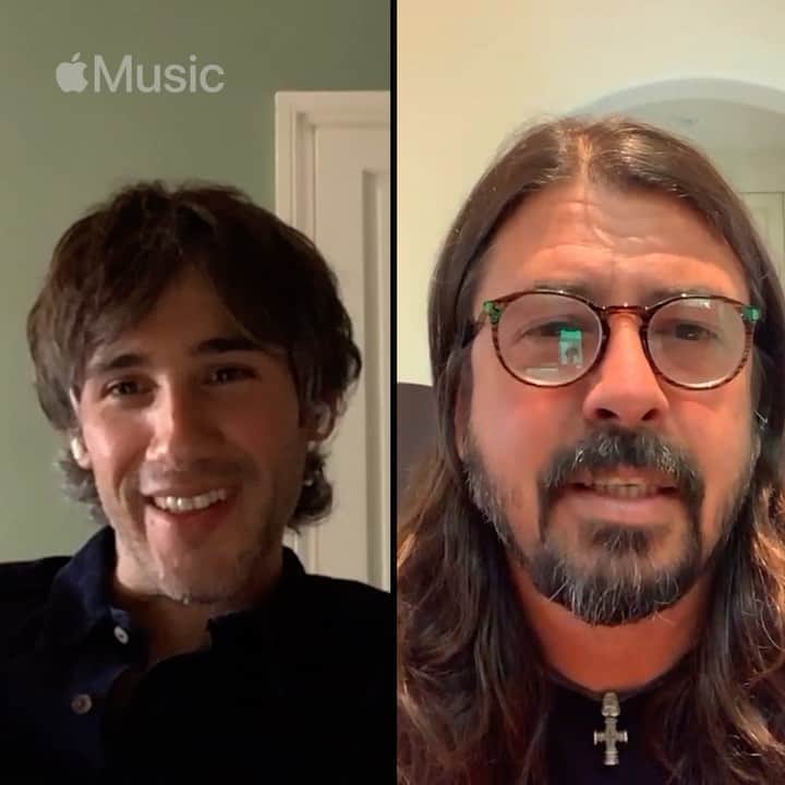 フー・ファイターズのインスタグラム：「Tomorrow is the 25th anniversary of Foo Fighters' debut album! 🤘 To mark the occasion watch Dave’s interview with @w1lko only on @applemusic. Link in bio. #FF25」
