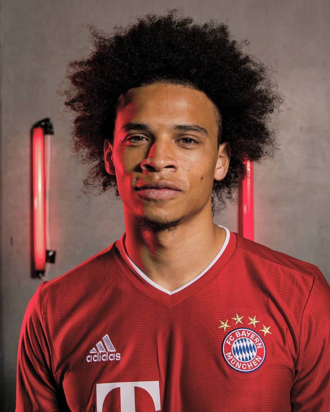 UEFAチャンピオンズリーグさんのインスタグラム写真 - (UEFAチャンピオンズリーグInstagram)「New Bayern number 10 Leroy Sané ✍️ Rate this signing from 1️⃣➡️1️⃣0️⃣  #UCL #FCBayern #transfer #signing」7月3日 23時33分 - championsleague
