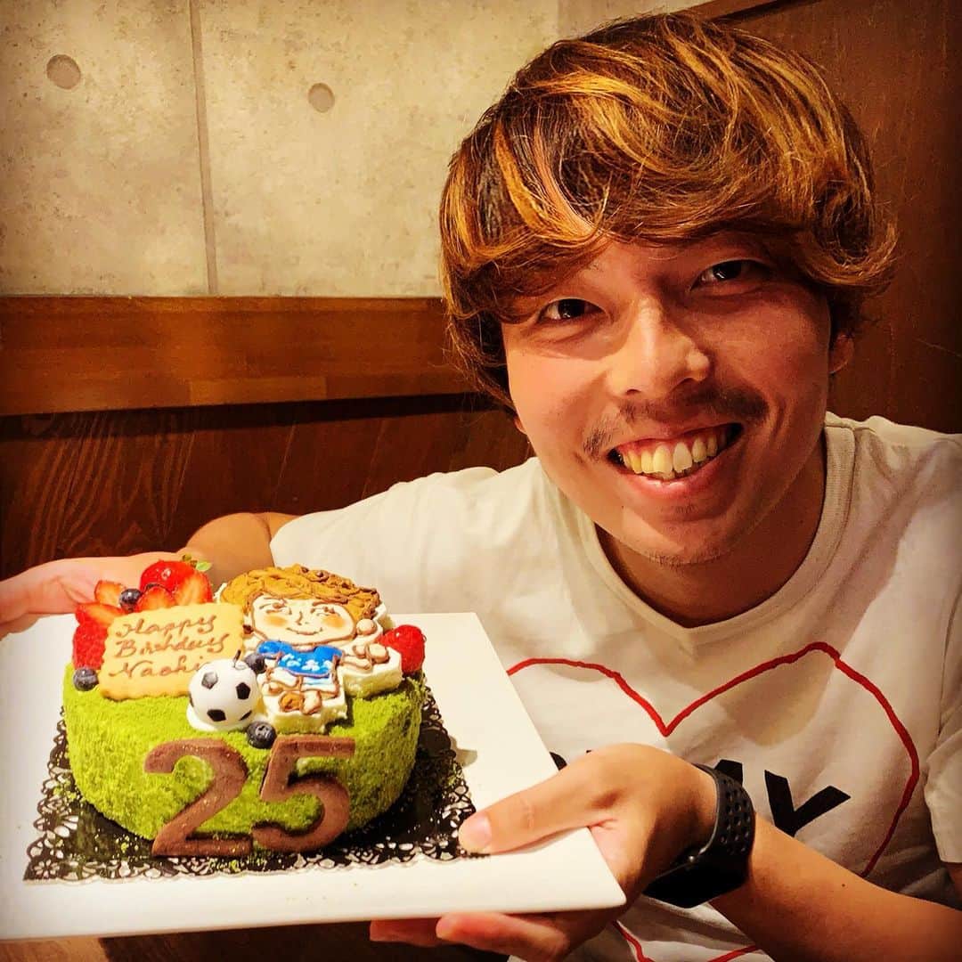 小川直毅さんのインスタグラム写真 小川直毅instagram 誕生日ってええやん 7月3日 25歳 そろそろ本気出そかー メッセージくださった方々全てに 感謝 あざっす 7月3日 23時44分 Naoki Ogawa