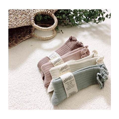 コレジアンのインスタグラム：「Add pastel to your wardrobe 🤍 . Soft hues are a classic spring/summer staple and are timeless enough that you can wear them year after year. 😍 . Discover or rediscover JOSEPHINE, our frill trim socks, crafted from the softest Egyptian cotton in a dreamy colour palette. 🤗 . Le bonheur des couleurs douces ! 🤍 . Découvrez ou redécouvrez les Joséphine aux teintes si raffinées, des neutres si doux et légers et des pastels grisés. 🤗 . Picture @manyhugs__ 😘 . #collegien #collegien_officiel #madeinfrance #extrasoft #bestsocksever #barneklær #newin #egyptiancotton #kniestrümpfe #靴下 #носки #sokker  #lacetrim  #newin #ss20 #springsocks #リバティ#キッズソックス #ベビーソックス」