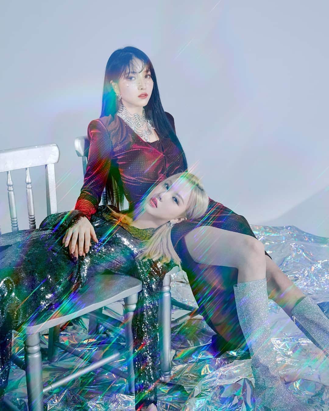 ソウォンさんのインスタグラム写真 - (ソウォンInstagram)「#여자친구 #GFRIEND 回:Song of the Sirens  Concept Photo  <Apple>  #回_Song_of_the_Sirens 🎧 2020.07.13 PM 6:00 (KST)」7月4日 0時01分 - sowonation