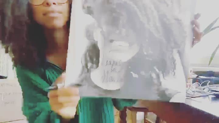 リアン・ラ・ハヴァスのインスタグラム：「Hello🌸You can pre-order my new album IF you want :) I signed a few of them too🤘😝🤘Link is absolutely in bio “Seven Times” playing in the background」