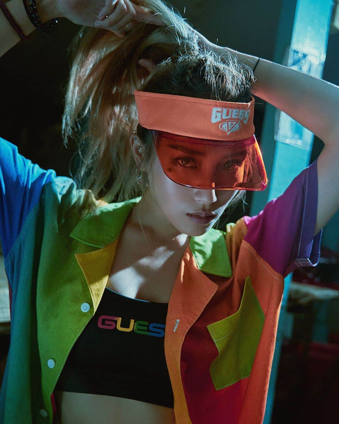 安柏兒のインスタグラム：「忘了是怎麼開始 ORANGE IS THE NEW BLACK 🍊 大愛橘色 ！  連續發文第三天😏 本來要發影片的 可惜3C就是與我作對  哎～  @GUESS @Jbalvin  #GuessxJbalvin  #GUESStw」