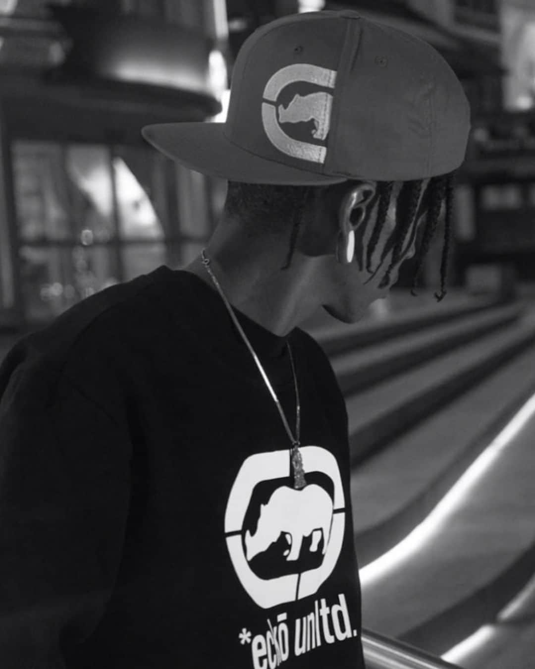 エコーレッドのインスタグラム：「#RHINOBRAND 🦏」