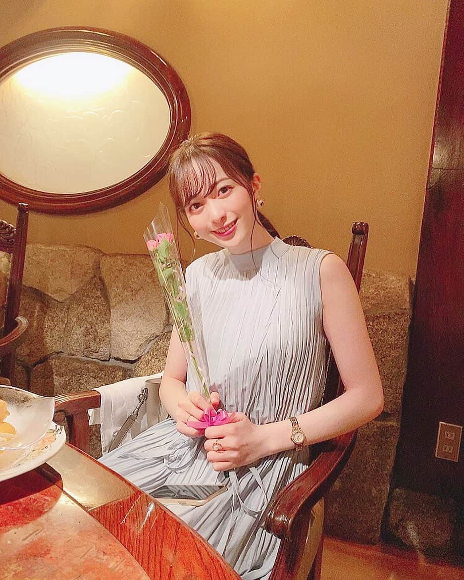 農海姫夏のインスタグラム：「昨日で22歳になりました☺︎ 家族やお友達が たくさんお祝いしてくれて 幸せだった☺️」