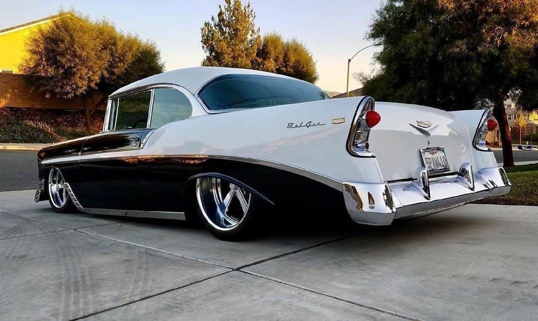 Classics Dailyさんのインスタグラム写真 - (Classics DailyInstagram)「#ClassicsFeature _____ Do you prefer the sharp lines of a '57 Chevy or the smooth lines of a '55/'56? Let me know... _____ #classiccar #musclecar #hotrod #protouring #prostreet #restomod #classicsdaily #streetrod #streetcar #customcar #hotrods #streetrods」7月4日 10時01分 - classicsdaily