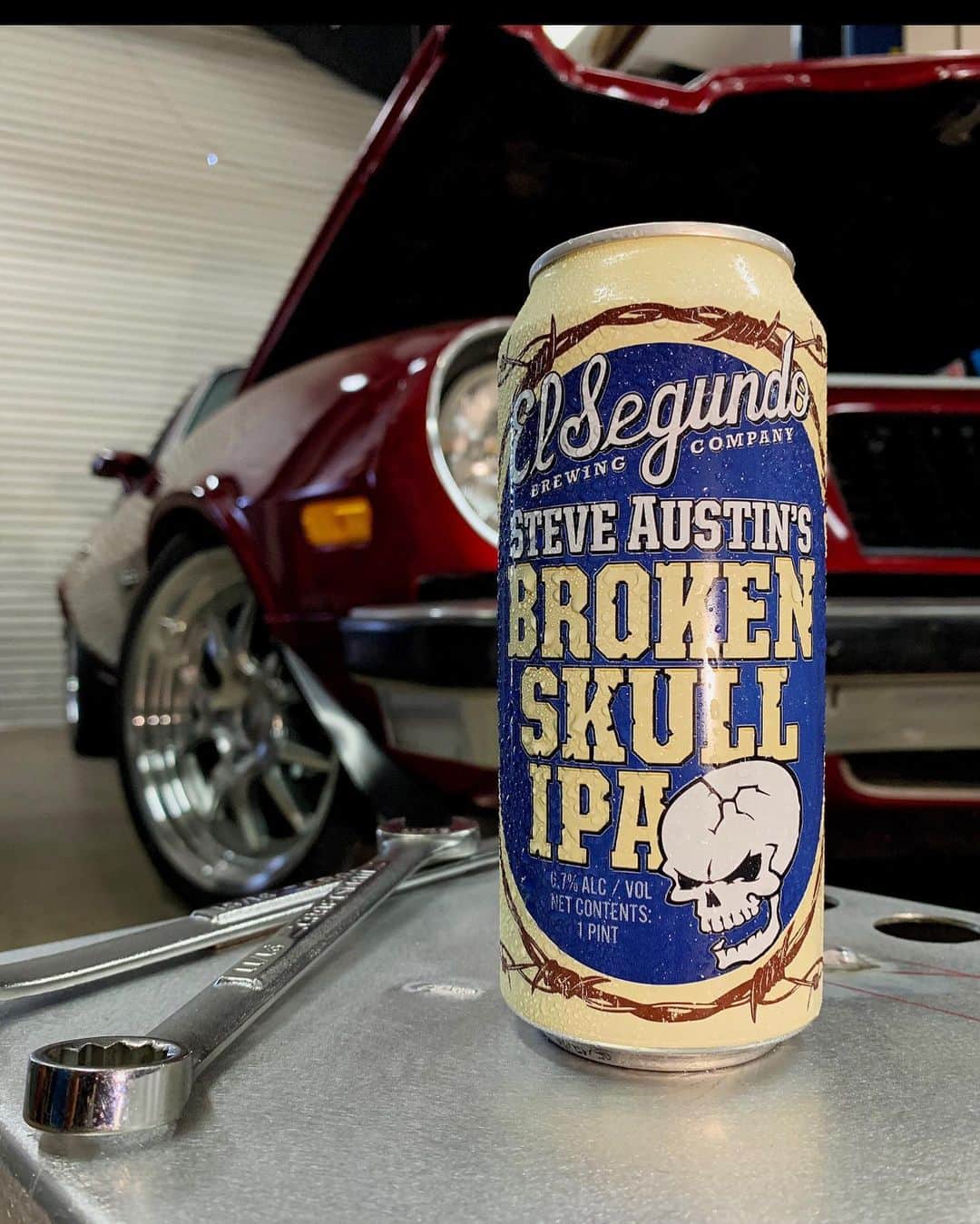 ストーン・コールド・スティーブ・オースチンのインスタグラム：「Happy July 4th!!! Swig of Beer! Cheers!!!! @esbcbrews   Photo: @ctpconcepts」