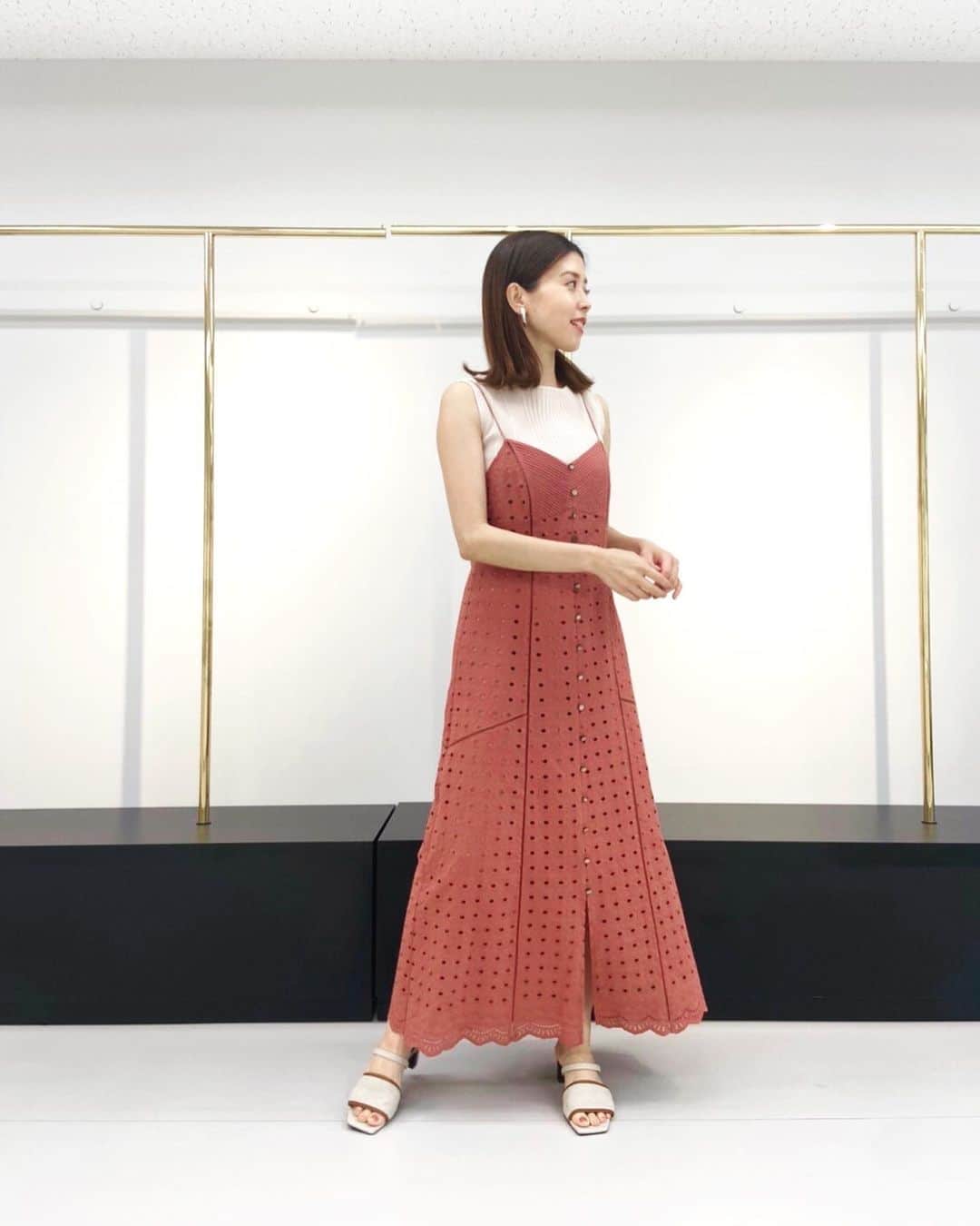 JILLSTUARTさんのインスタグラム写真 - (JILLSTUARTInstagram)「. 【Pre Order】  JUDY EMBROIDERY DRESS﻿ col.KHAKI,BROWN﻿ ¥29,000+tax  #jillstuart  #jillstuart_jp  #earlysummer  #dress」7月4日 10時10分 - jillstuart.jp