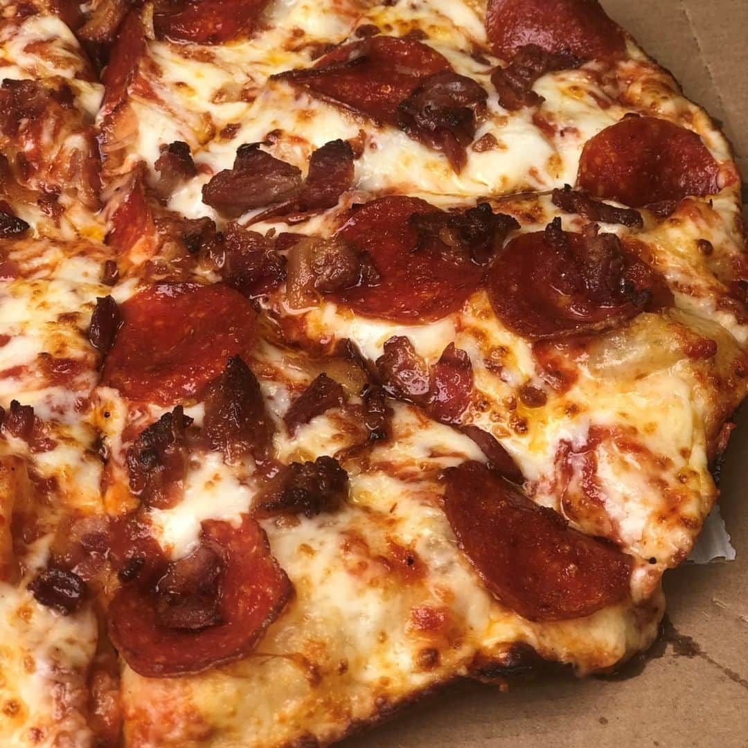 Domino's Pizzaさんのインスタグラム写真 - (Domino's PizzaInstagram)「Your 3rd @ probs wants to go on a 🍕 date with you.」7月4日 2時20分 - dominos