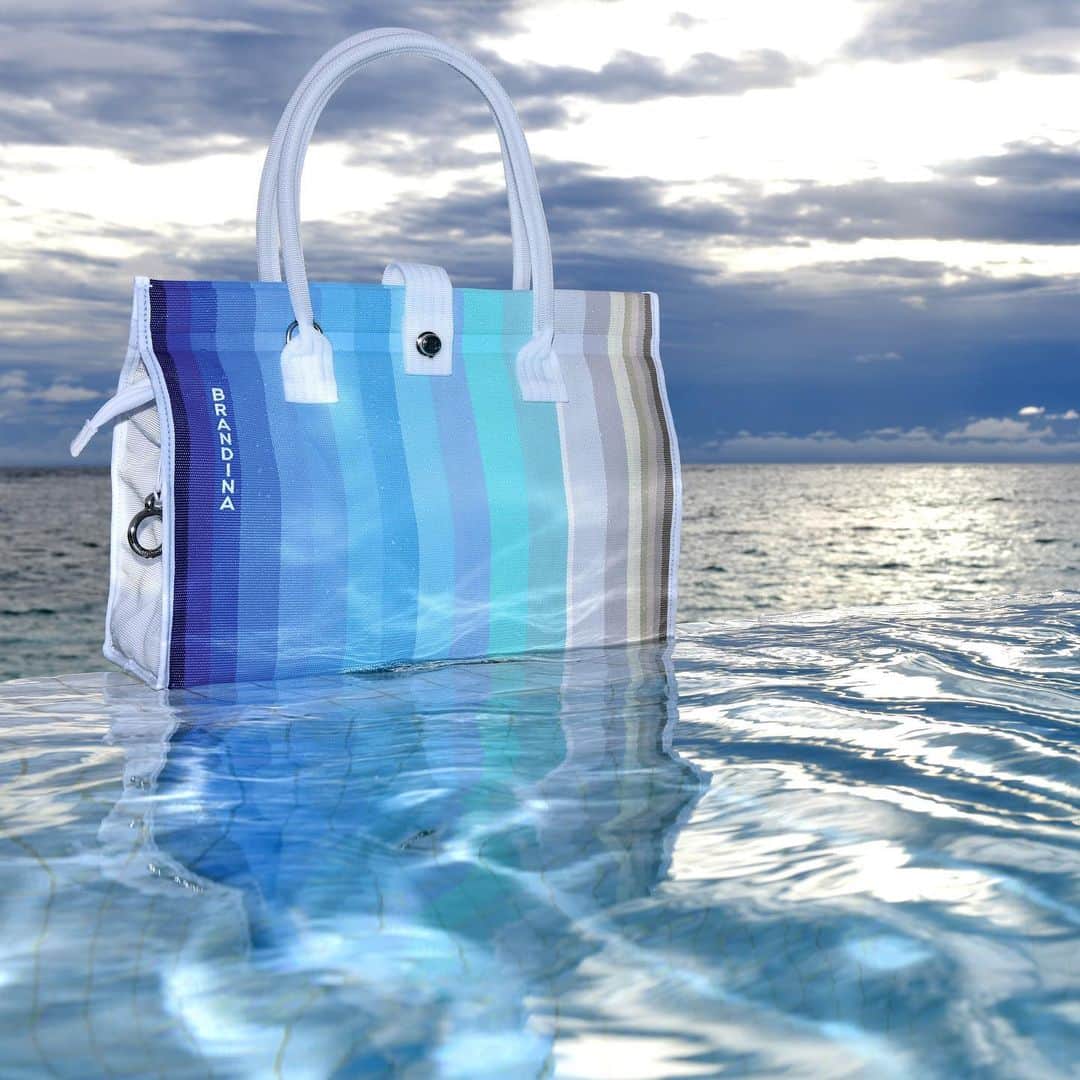 ブランディーナさんのインスタグラム写真 - (ブランディーナInstagram)「Blue color  #brandinatheoriginal #fashion #moda #bag #bags #abbigliamentodonna #shoppingonline #borsefirmate #style」7月4日 2時31分 - brandinatheoriginal
