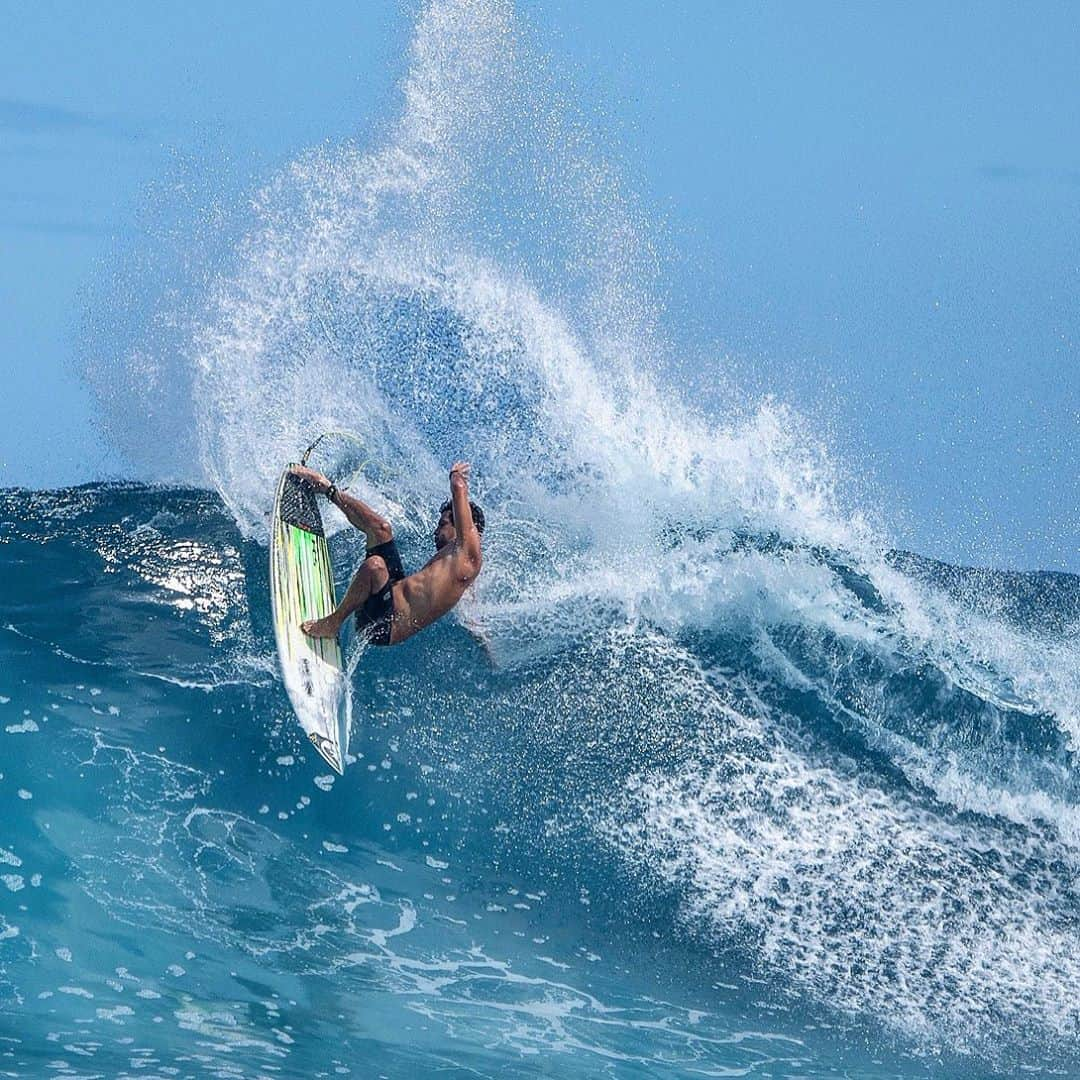 ジェレミー・フローレスさんのインスタグラム写真 - (ジェレミー・フローレスInstagram)「When your hungry... Snap for lunch 🍴 #Layback for my brother @sunnygarcia 🤜🏼🤛🏼. . 📷: @timmckenna #Tahiti」7月4日 2時42分 - floresjeremy