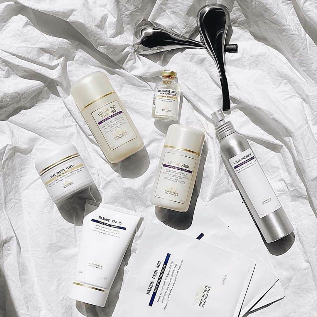 Biologique Recherche USAさんのインスタグラム写真 - (Biologique Recherche USAInstagram)「Wether you are staying home or going away for 4th of July, embrace the weekend in great skin with your @biologique_recherche essentials! Picture @beautylicieuse  • • #biologiquerecherche #passion #expert #skin #skincare #beauty #essentials #FollowYourSkinInstant #HomeSkinInstant #buildingbetterskin #wellnesswithbr #4thofjuly #4thofjulyweekend #weekend #greatskin」7月4日 2時48分 - biologique_recherche_usa