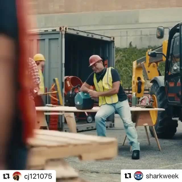 ロッチェル・エイツのインスタグラム：「💥So proud of you babe! 💥@cj121075 Can’t wait to see what’s next! 💋 #sharkweekpromo」