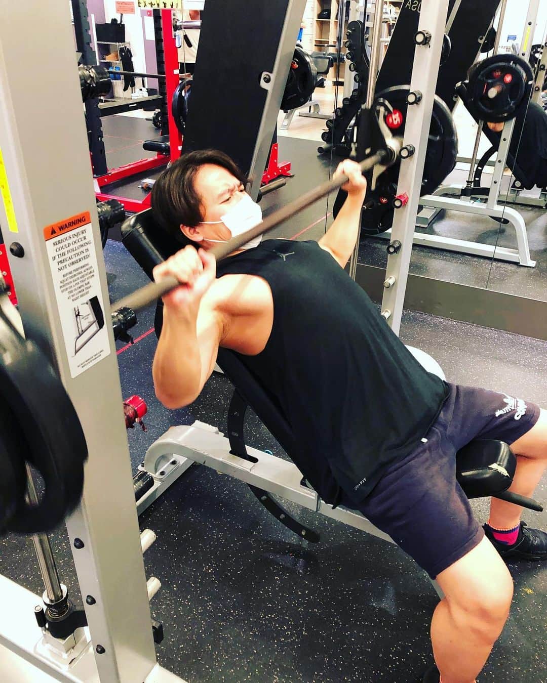 進祐哉のインスタグラム：「🏋🏻  #コンビクト男子  #theconvict」