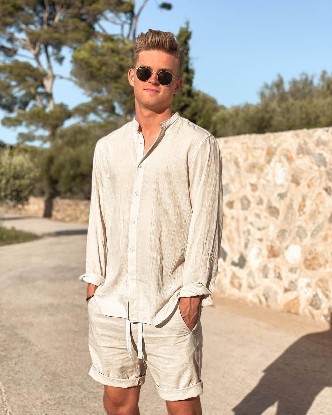 マキシミリアン・ミッテルシュタットのインスタグラム：「Recovery time ☀️🔋」