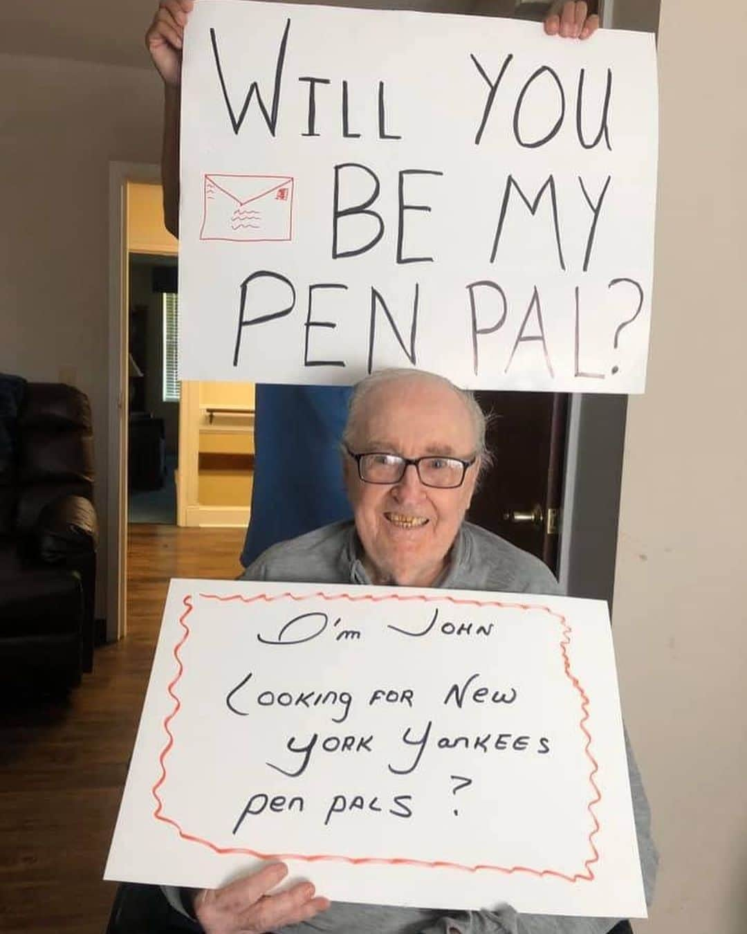 E! Onlineさんのインスタグラム写真 - (E! OnlineInstagram)「We haven’t had pen pals since middle school, but we’d write a thousand letters to these seniors who aren’t able to see visitors during Covid-19. 📍 Asheboro, NC (📷: @victorianseniorcare)」7月4日 3時47分 - enews